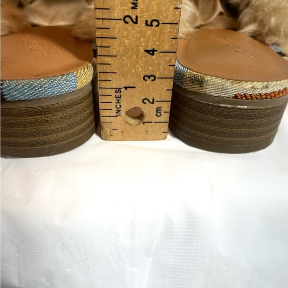 Universal Tread Boho Faux Fur Lined Chevron Print Mules - Picture 5 of 8